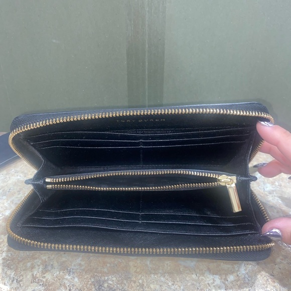 EUC Tory Burch Black Wallet - Picture 12 of 15